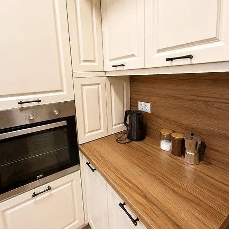2br In Heart Of Blloku Appartement Tirana