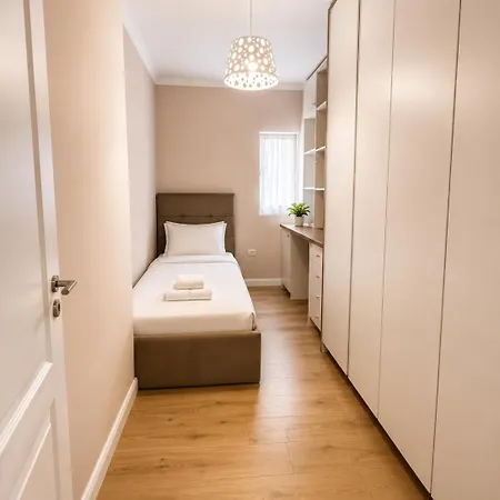 Appartement 2br In Heart Of Blloku Tirana