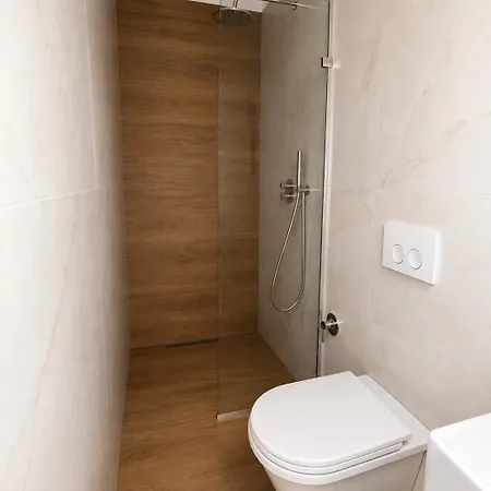 2br In Heart Of Blloku Appartement Tirana