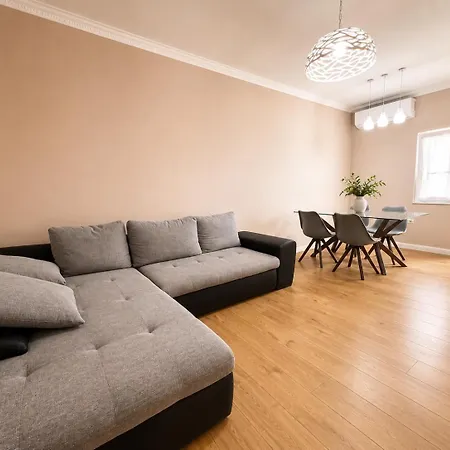 Appartement 2br In Heart Of Blloku